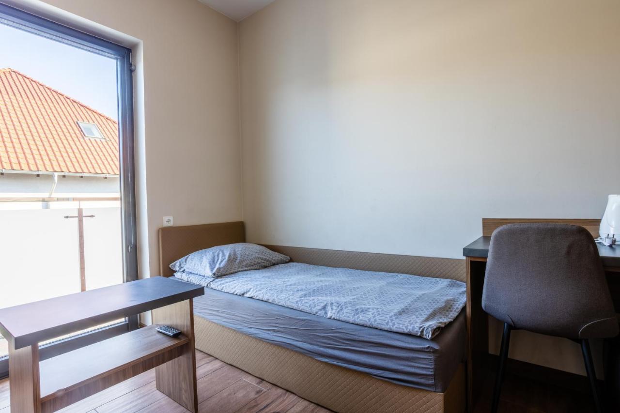 Noclegijarocin Bed & Breakfast Εξωτερικό φωτογραφία
